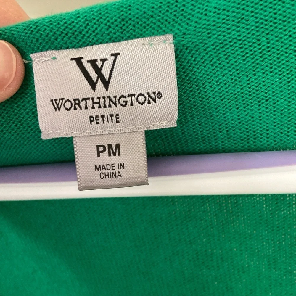 Green Button-Up Shirt - Picture 3 of 4